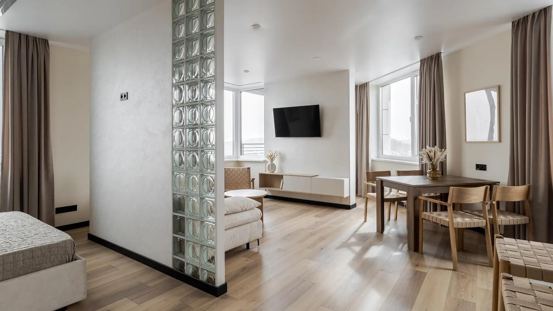 77 Views Apartments By Inshi Львов