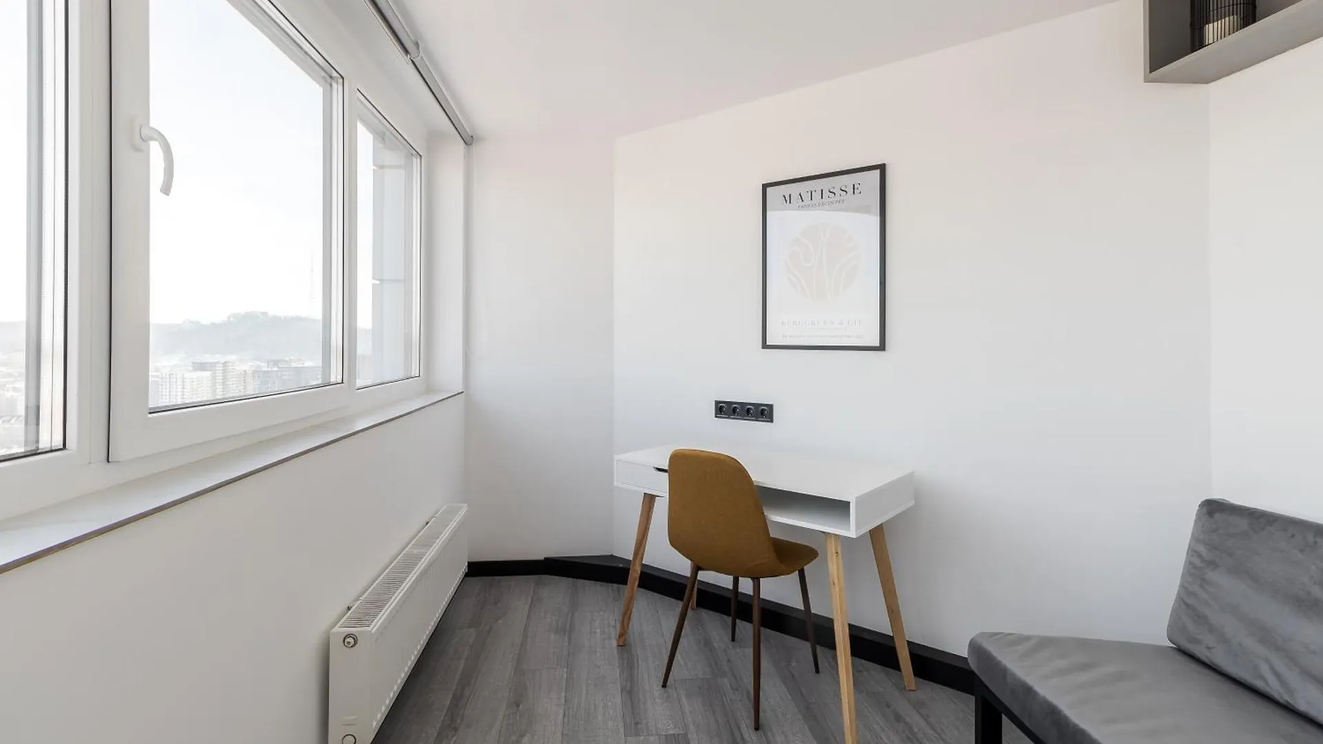 77 Views Apartments By Inshi Львов 0*,