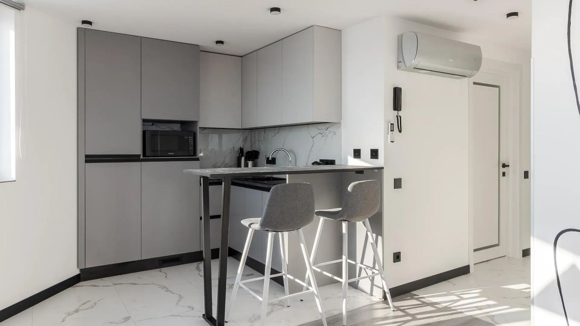77 Views Apartments By Inshi Львов