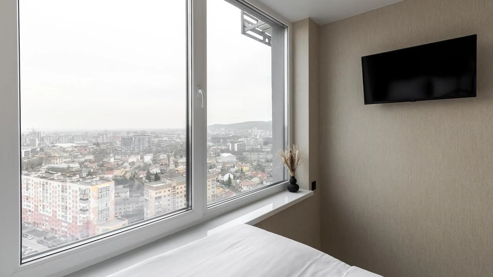 77 Views Apartments By Inshi Leopoli