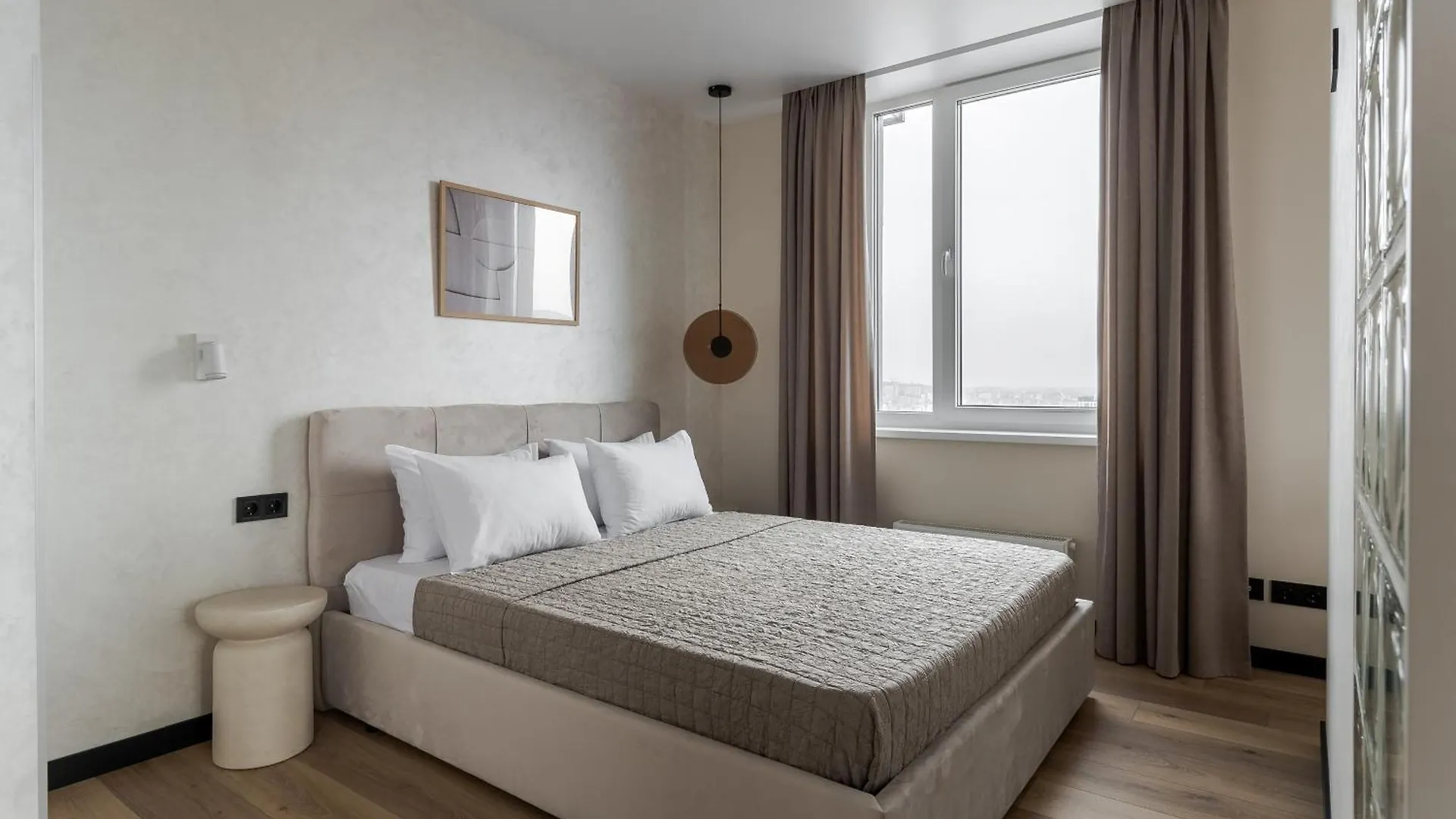 77 Views Apartments By Inshi Leopoli 0*,