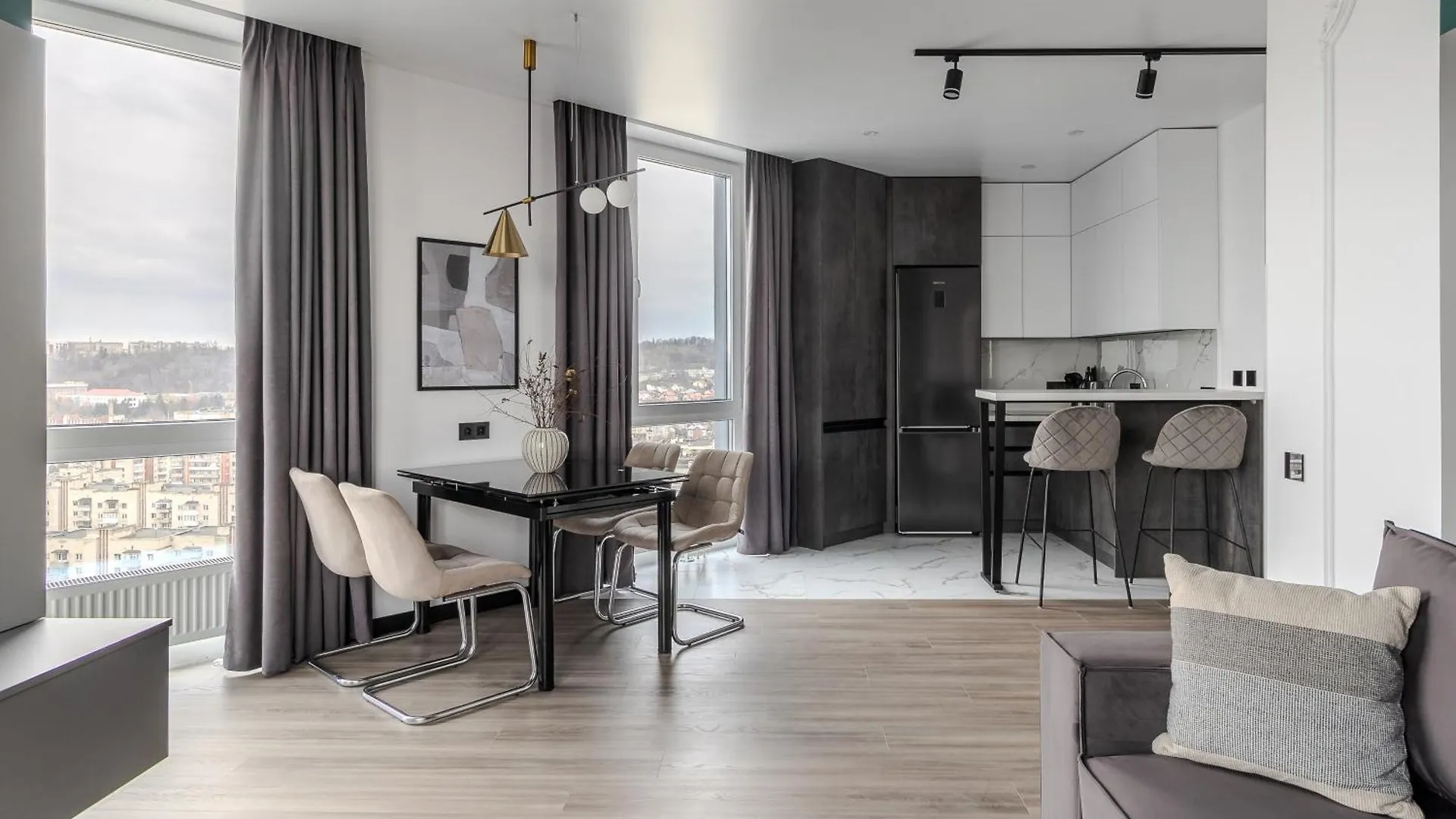 77 Views Apartments By Inshi Leopoli