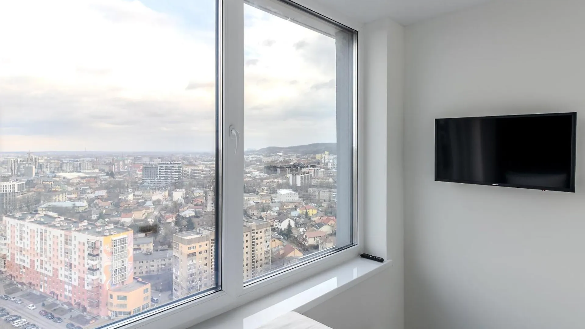 77 Views Apartments By Inshi Leopoli