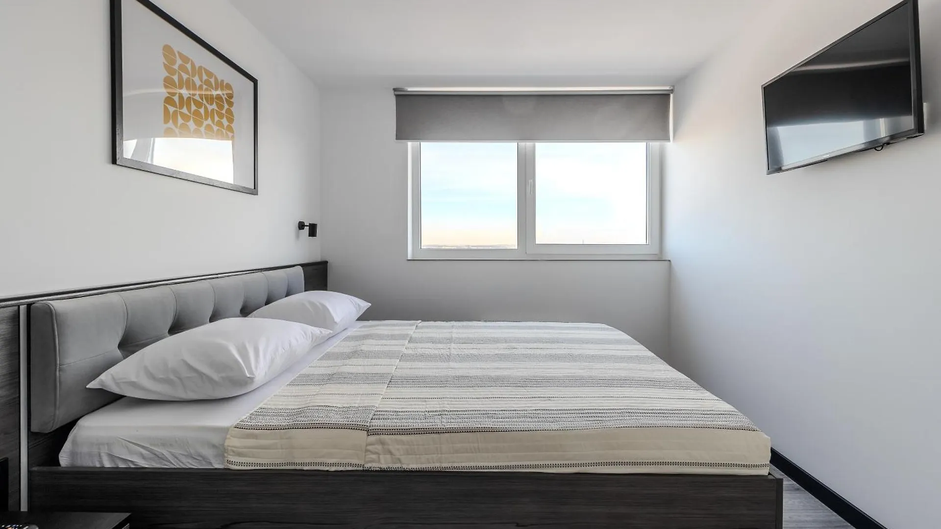 77 Views Apartments By Inshi Leopoli