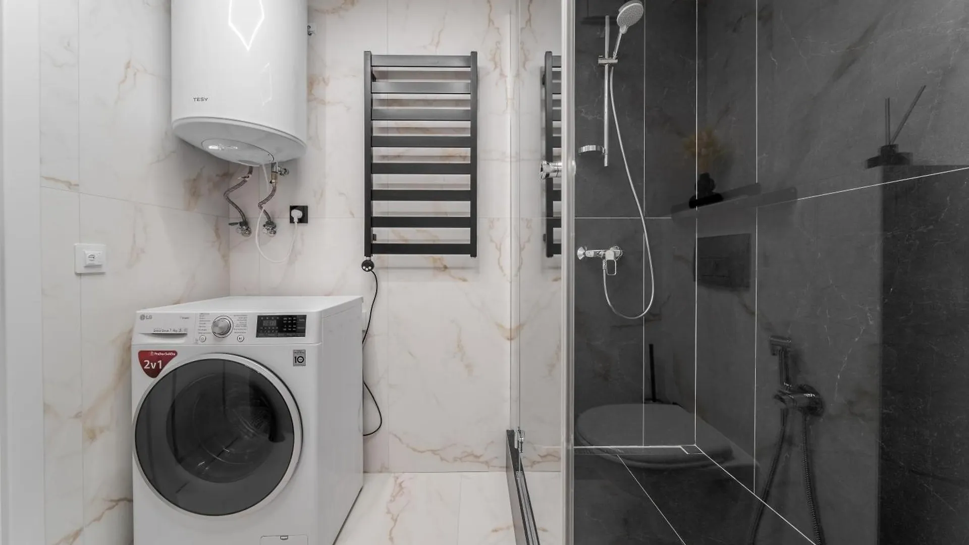 77 Views Apartments By Inshi Leopoli