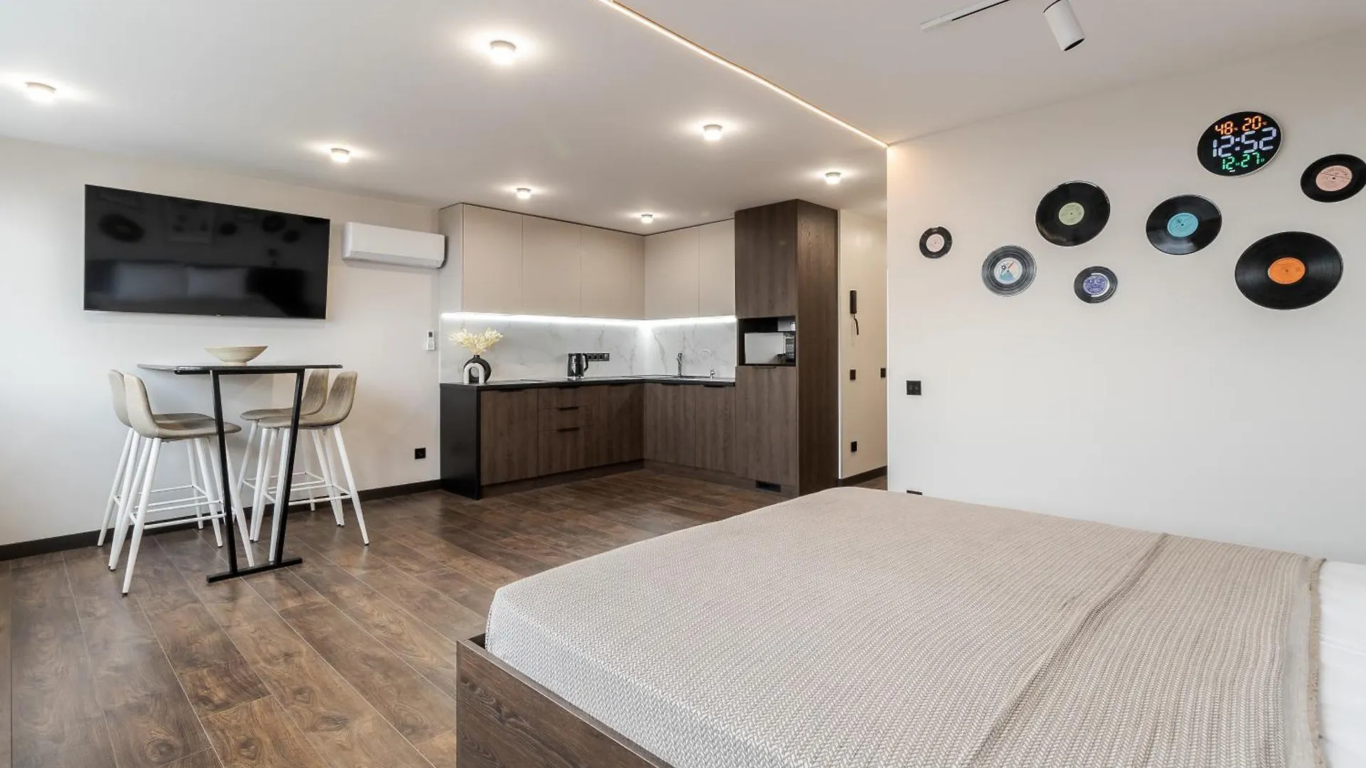 77 Views Apartments By Inshi Leopoli Ucraina