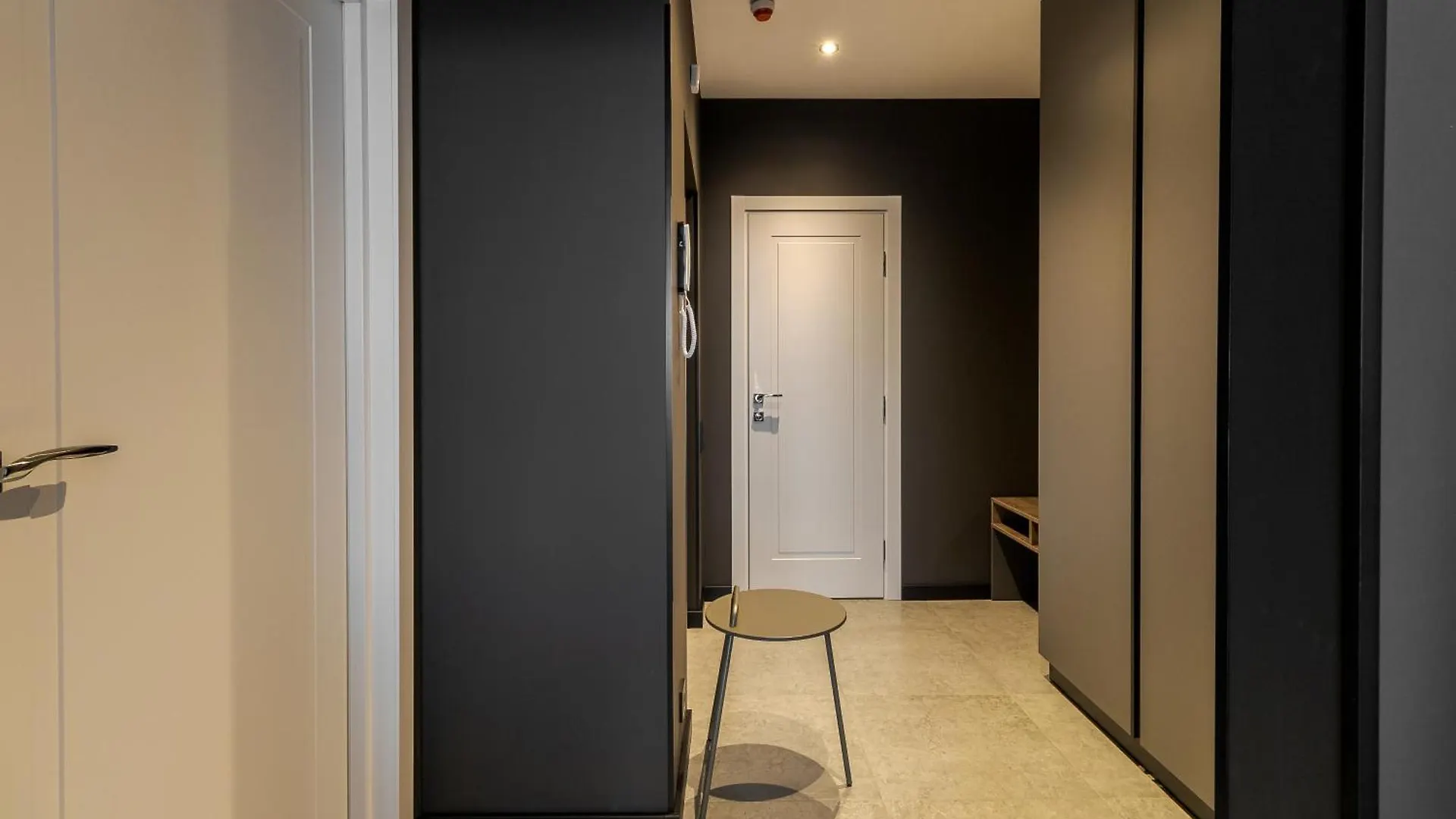 77 Views Apartments By Inshi Leopoli