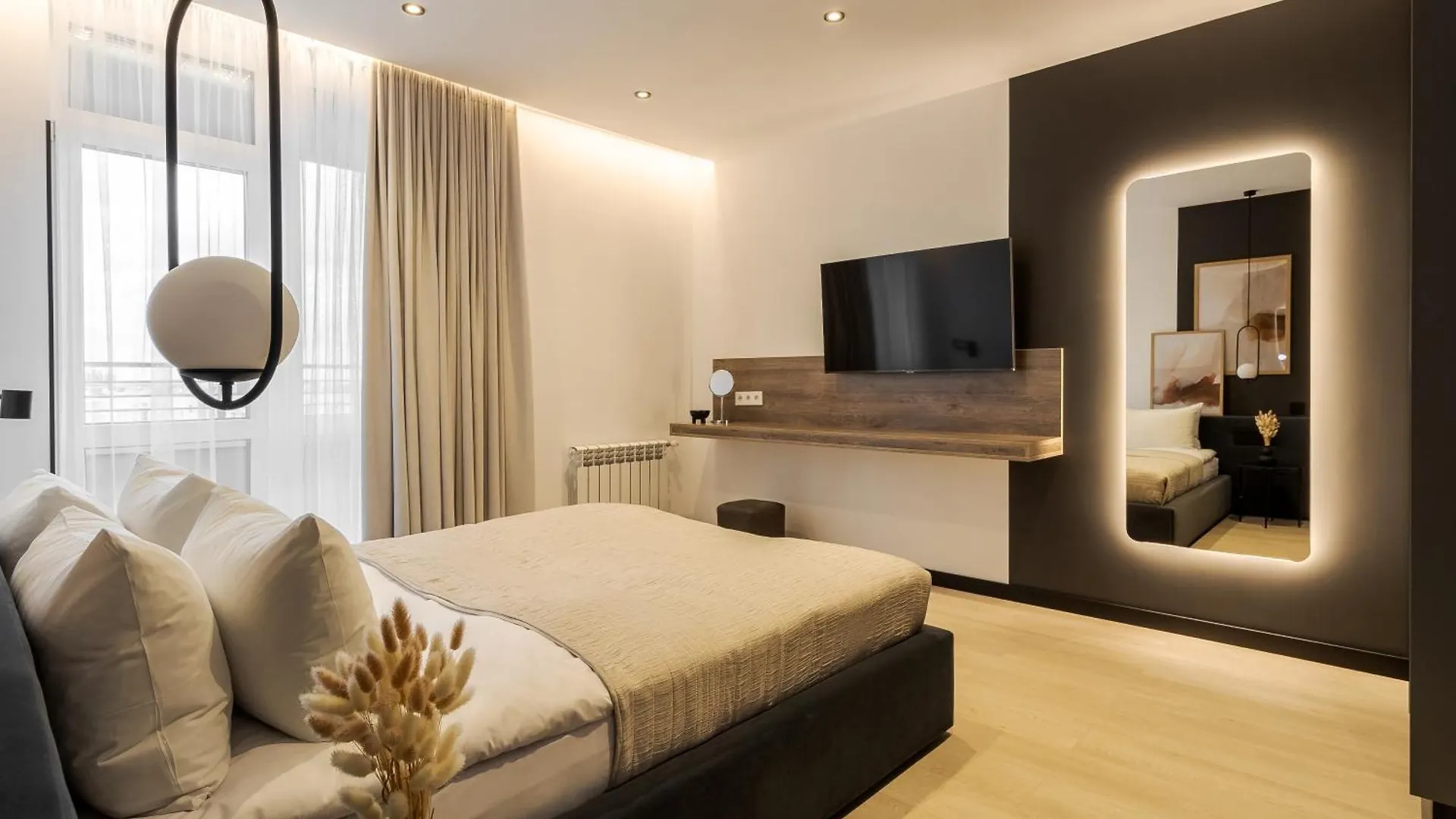 77 Views Apartments By Inshi Leopoli 0*,